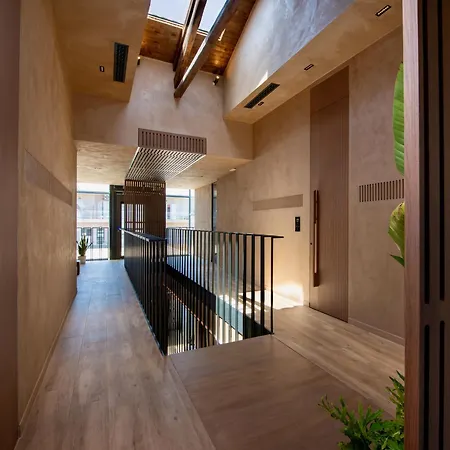 Nearchou Boutique