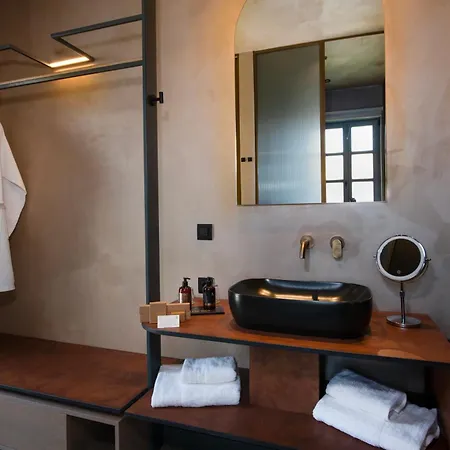 Nearchou Boutique Hotel 5*