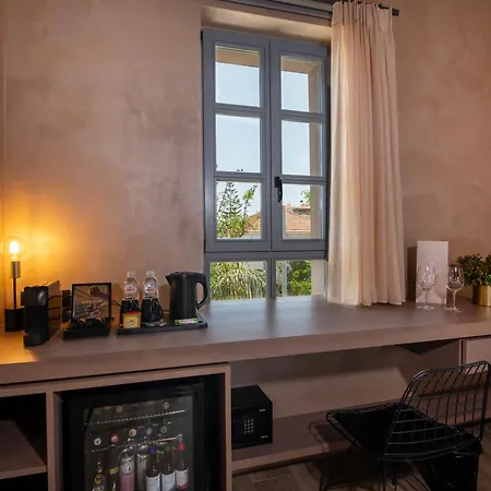 Nearchou Boutique 5*