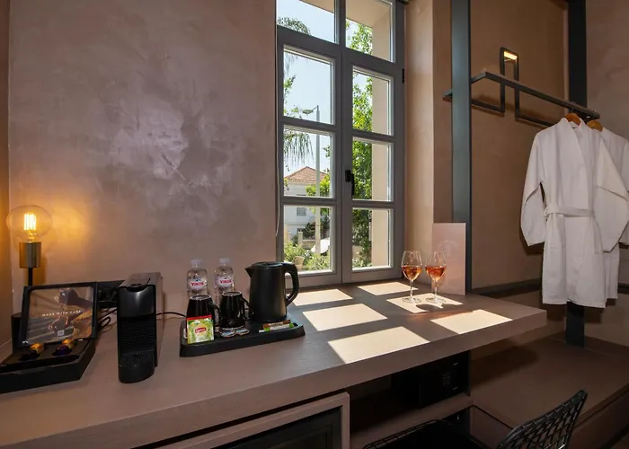 Nearchou Boutique 5*